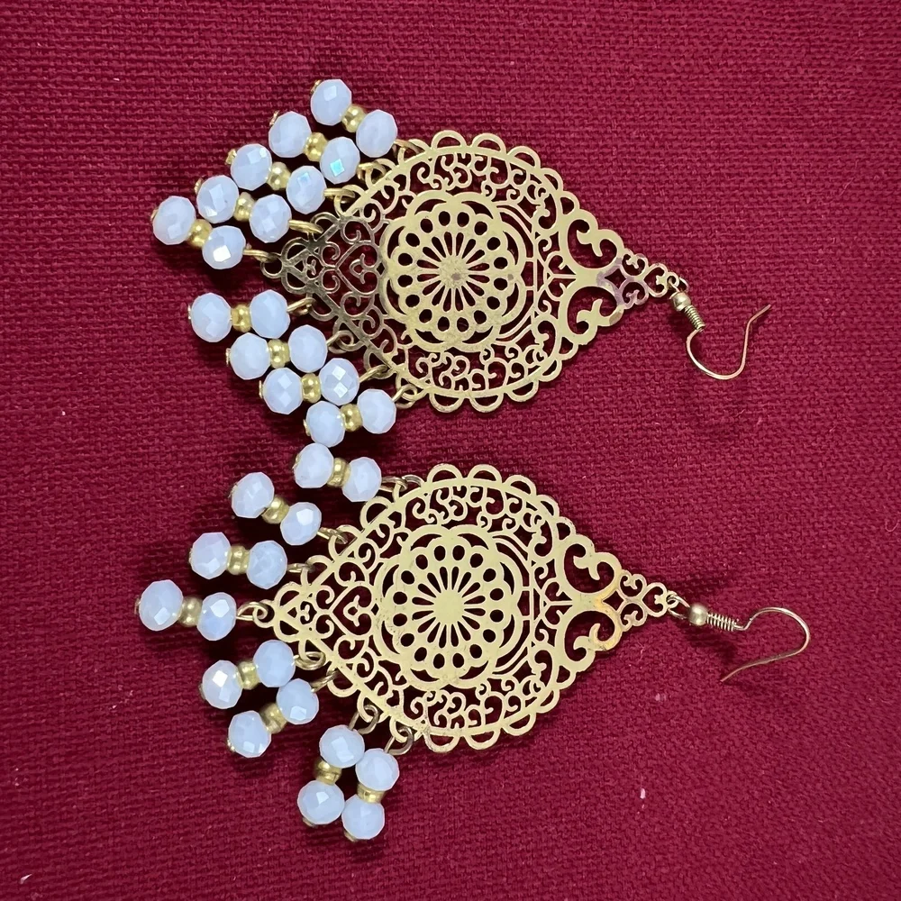 Gold White Dangle Earrings Boho Filigree Faceted Beads Intricate Lightweight - Picture 2 of 3
